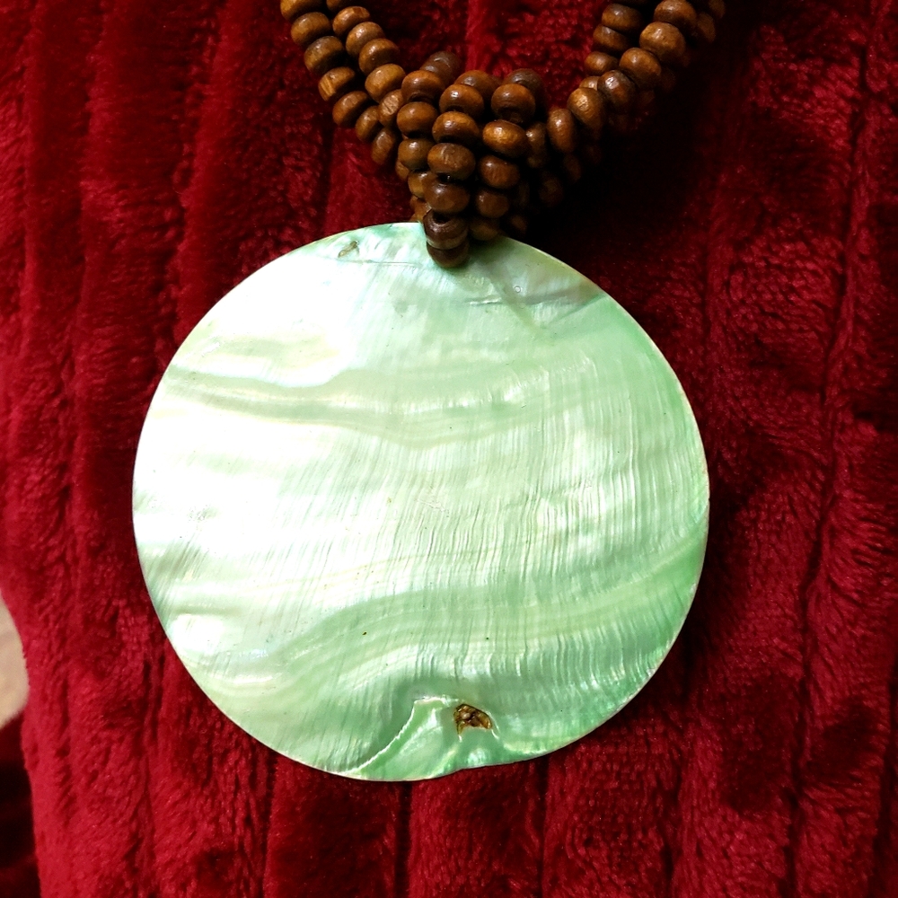 📿💚 Beaded Faux Coral Necklace